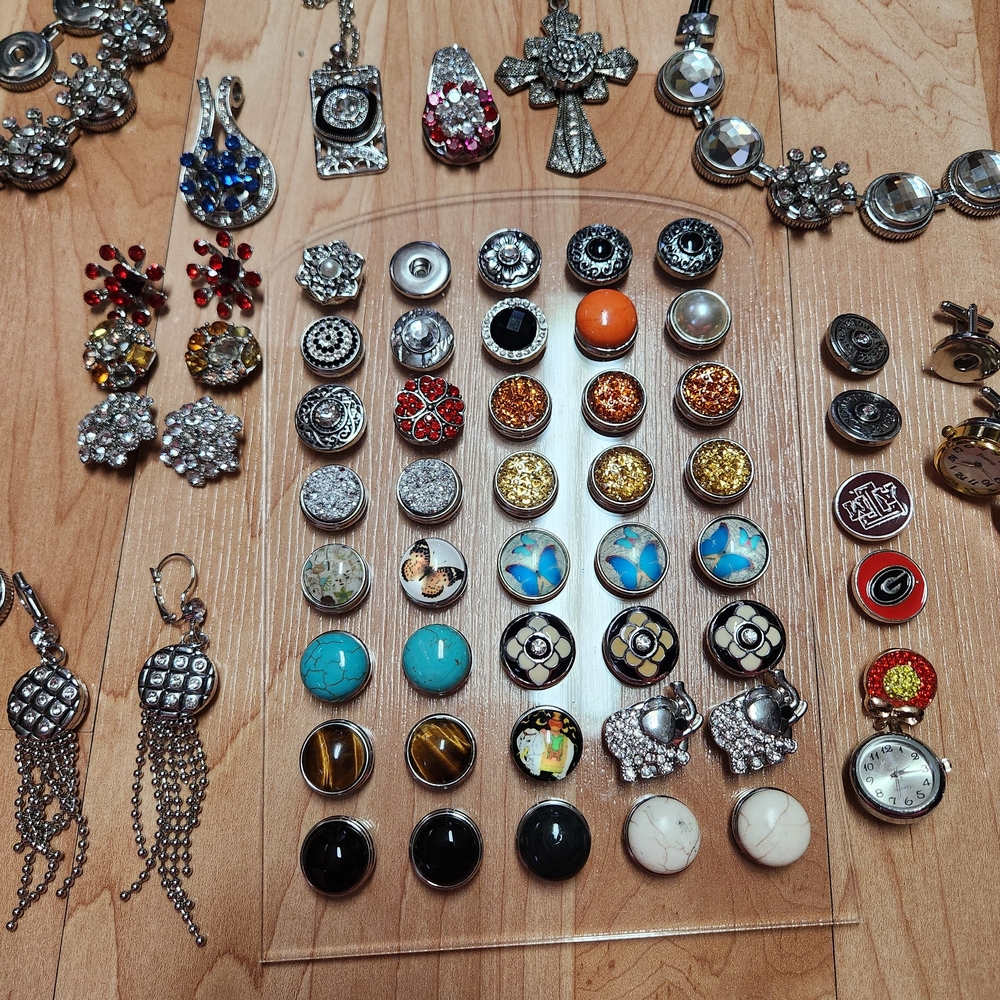 ❗️Large Lot Of Snap Jewelry - Picture 3 of 13